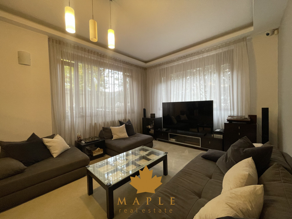 DE VANZARE: Vila cu 5 camere, terasa inchisa, garaj, ansamblu inchis - Pipera