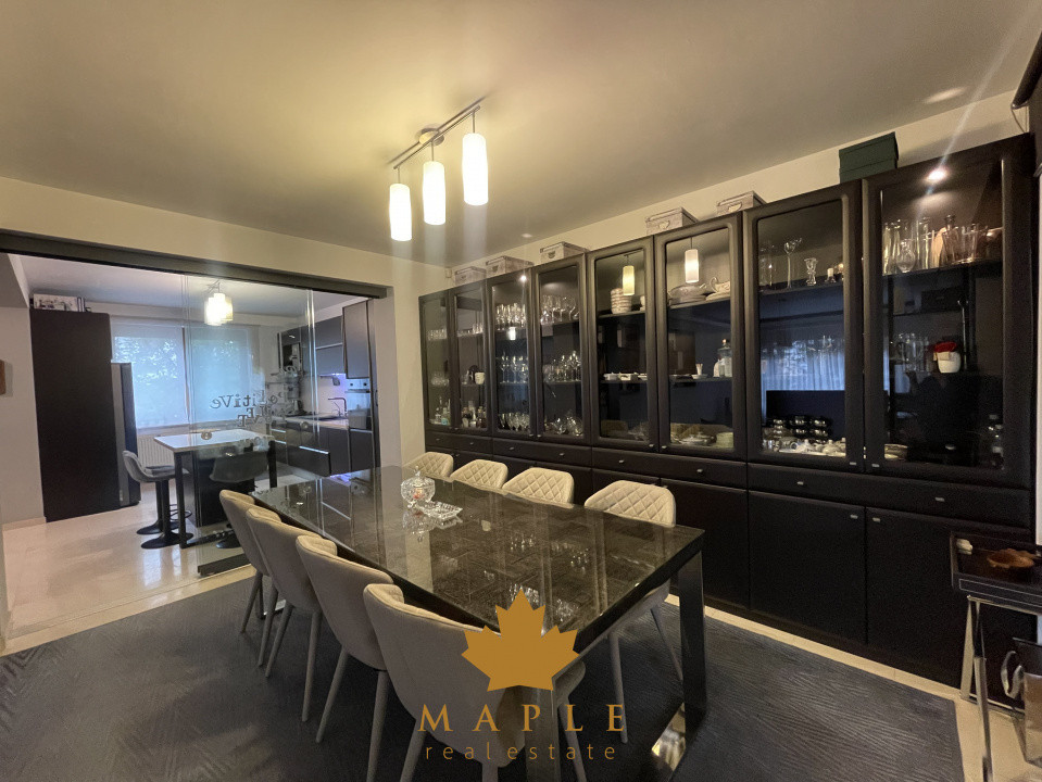 DE VANZARE: Vila cu 5 camere, terasa inchisa, garaj, ansamblu inchis - Pipera