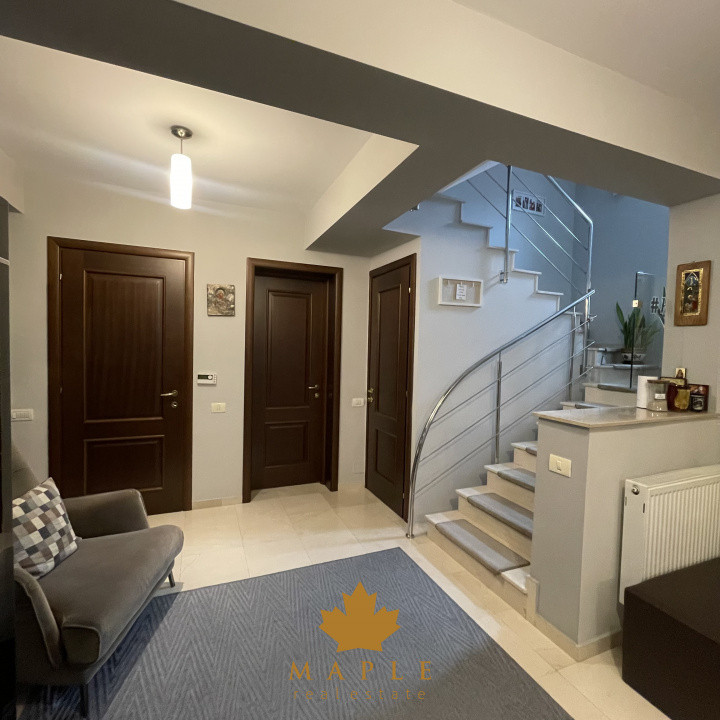 DE VANZARE: Vila cu 5 camere, terasa inchisa, garaj, ansamblu inchis - Pipera