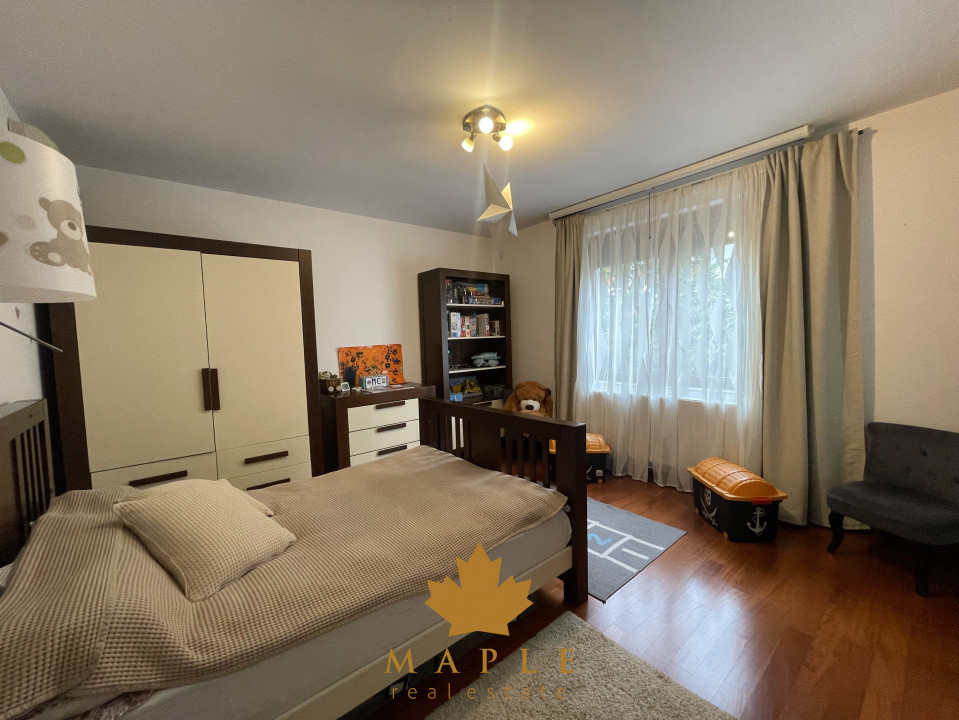 DE VANZARE: Vila cu 5 camere, terasa inchisa, garaj, ansamblu inchis - Pipera