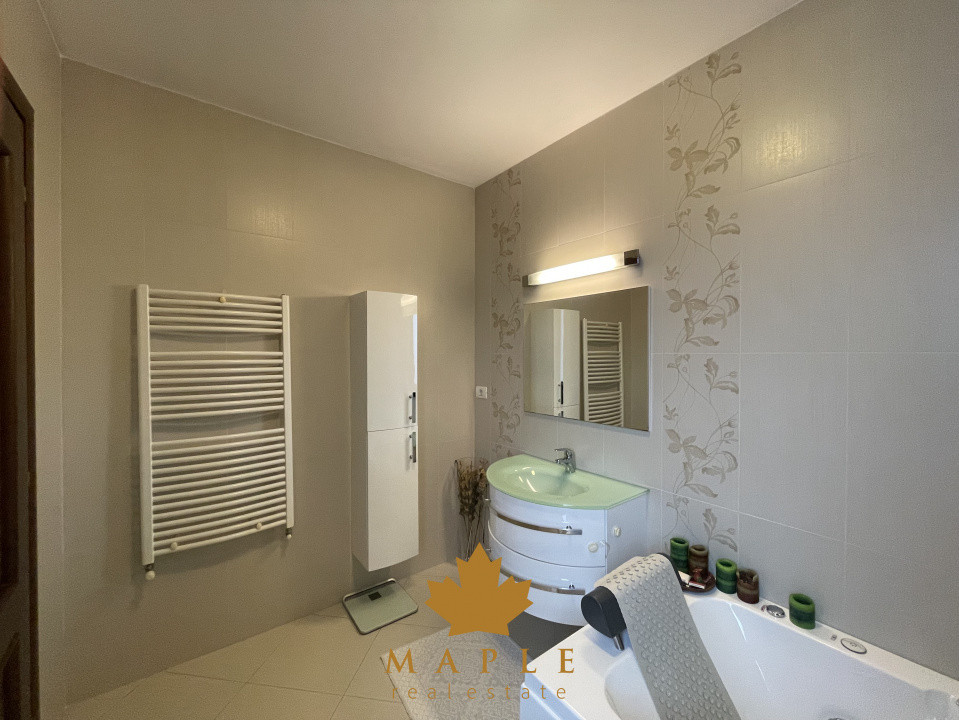 DE VANZARE: Vila cu 5 camere, terasa inchisa, garaj, ansamblu inchis - Pipera