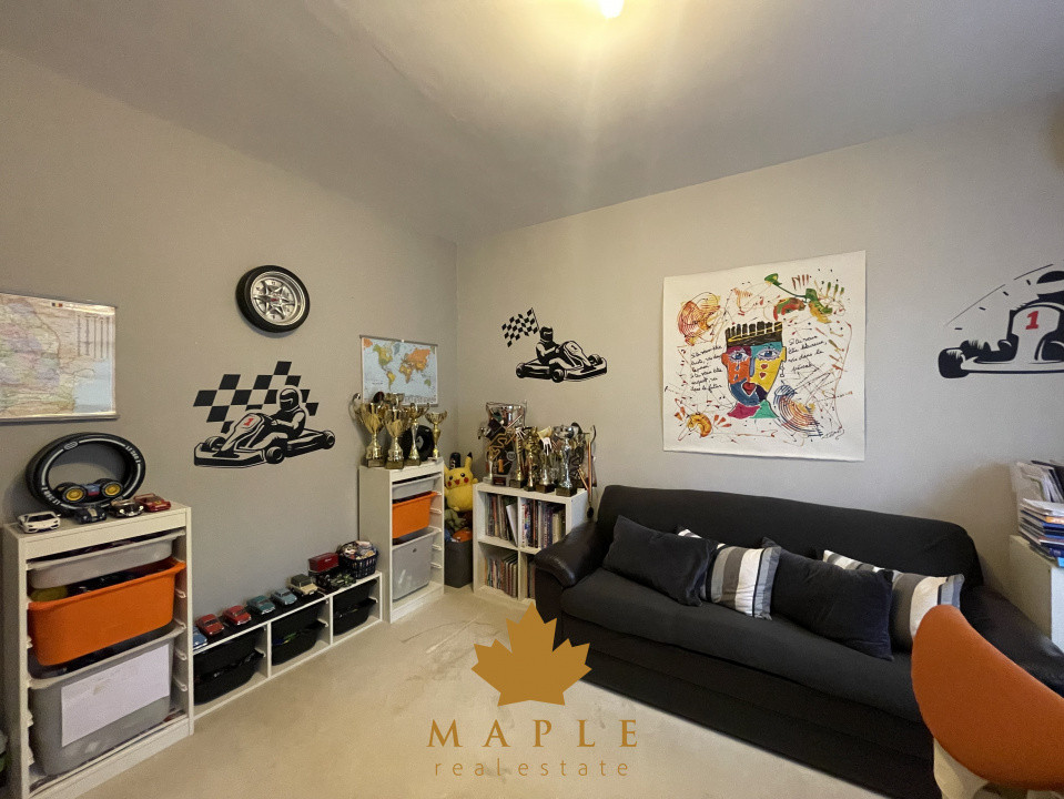 DE VANZARE: Vila cu 5 camere, terasa inchisa, garaj, ansamblu inchis - Pipera