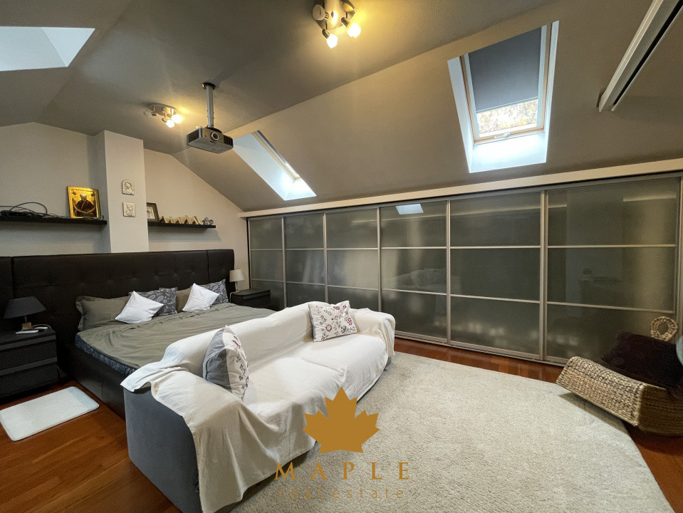 DE VANZARE: Vila cu 5 camere, terasa inchisa, garaj, ansamblu inchis - Pipera