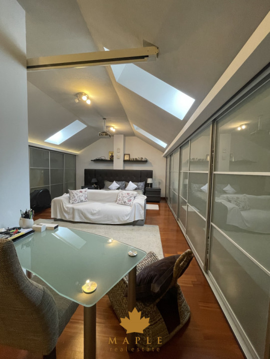 DE VANZARE: Vila cu 5 camere, terasa inchisa, garaj, ansamblu inchis - Pipera