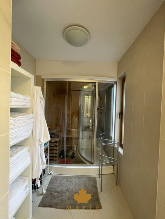 DE VANZARE: Vila cu 5 camere, terasa inchisa, garaj, ansamblu inchis - Pipera