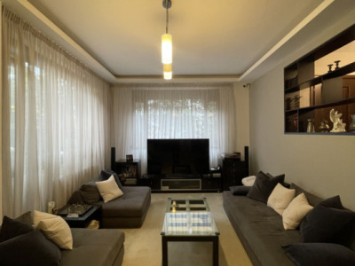 DE VANZARE: Vila cu 5 camere, terasa inchisa, garaj, ansamblu inchis - Pipera